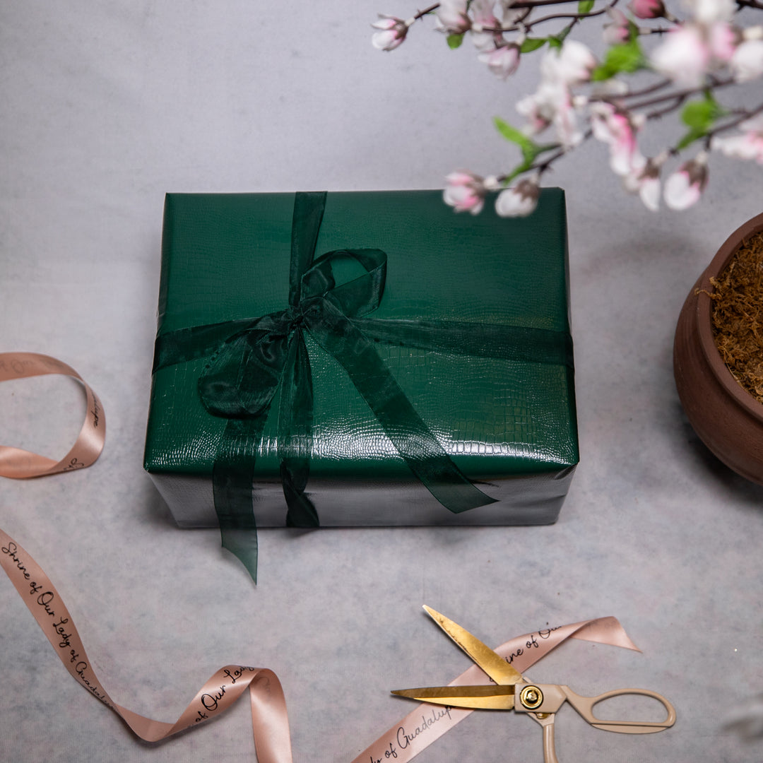 Gift Wrap - Lux Heavyweight - Green - Reptile Texture