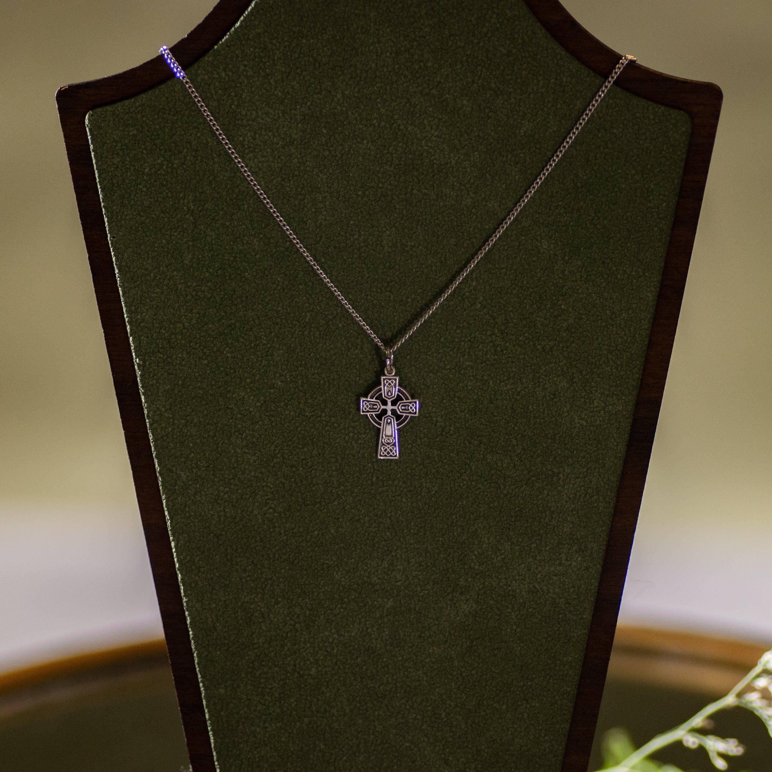 Pendant - Celtic Cross - Sterling Silver - 18" Stainless Steel Curb Chain