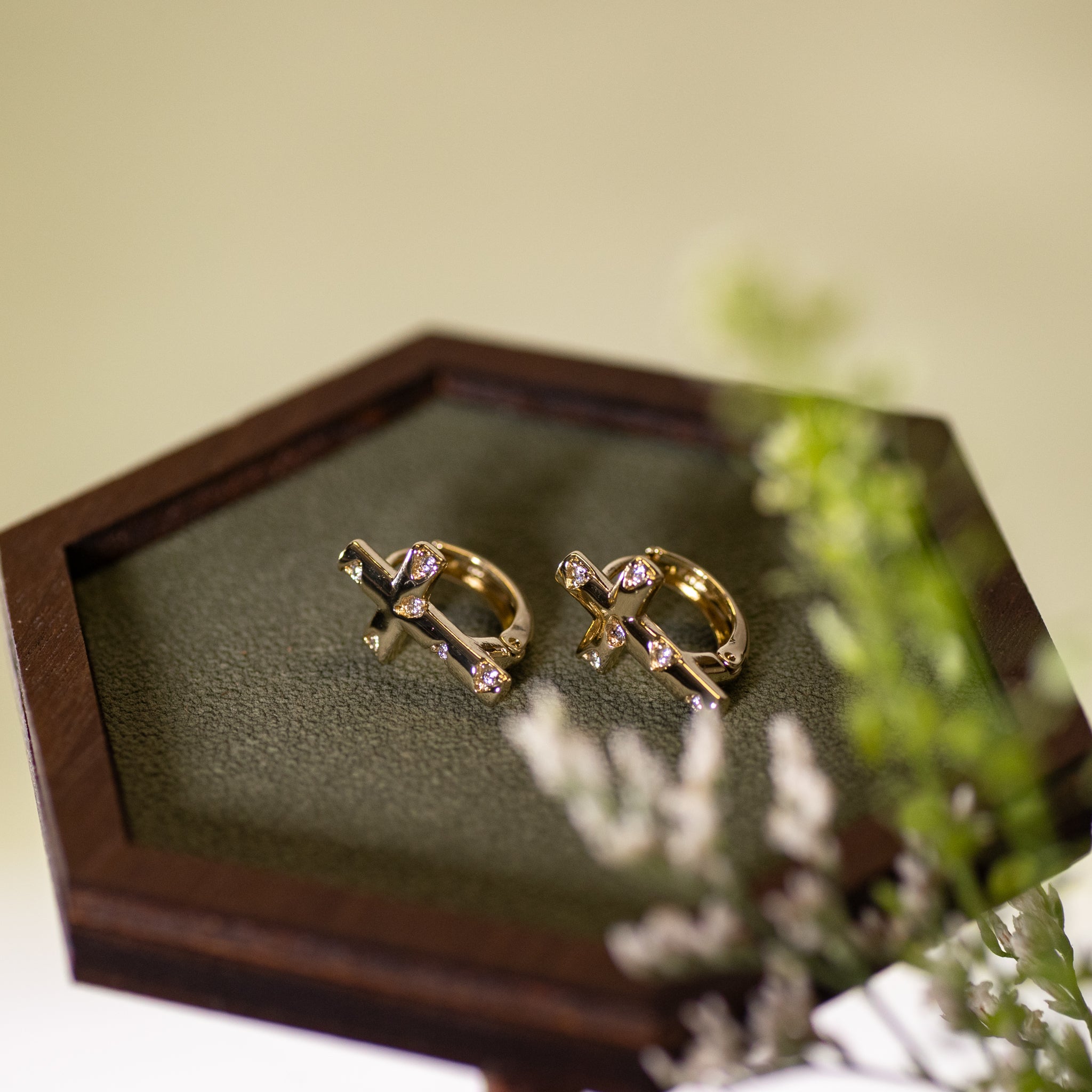 Earrings - Cross - 16K Gold Filled - Cz - Studs