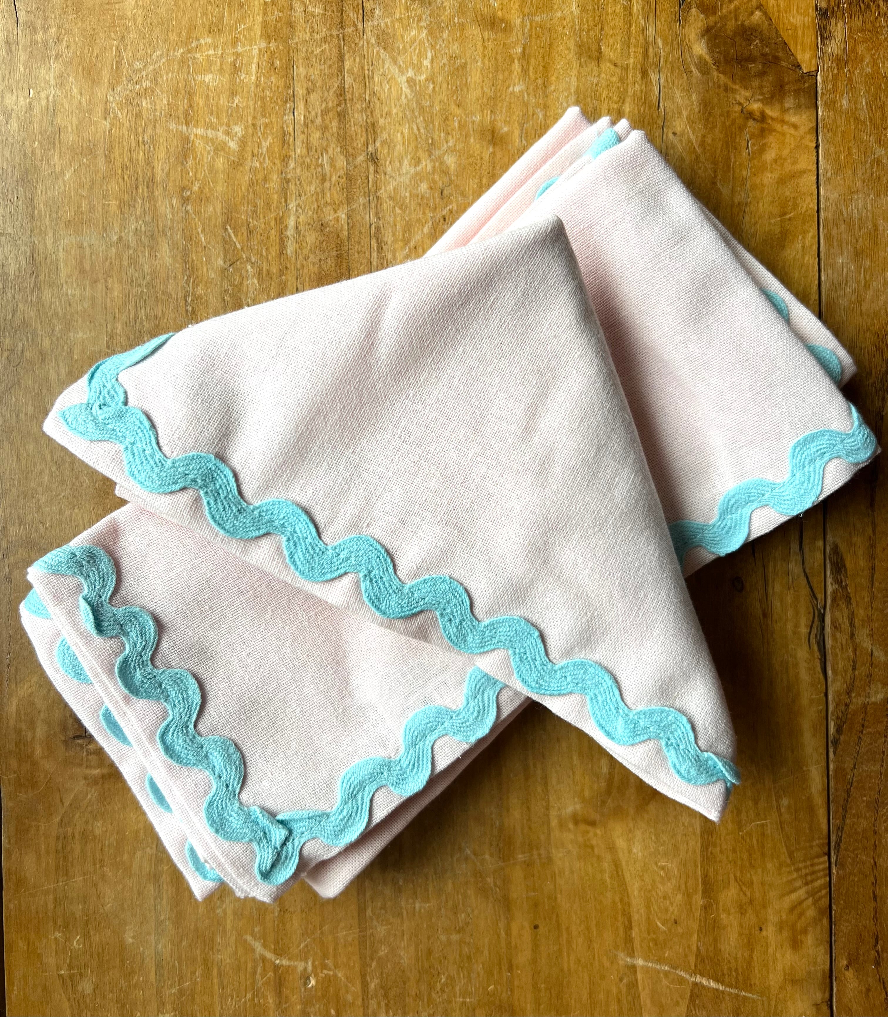 4 Pc Napkin Set