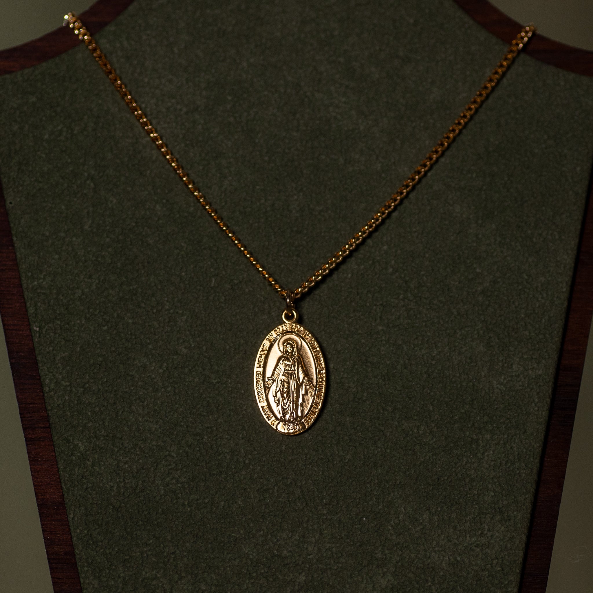 Pendant - MM - 16k Gold over SS - 18" Gold Plated Chain