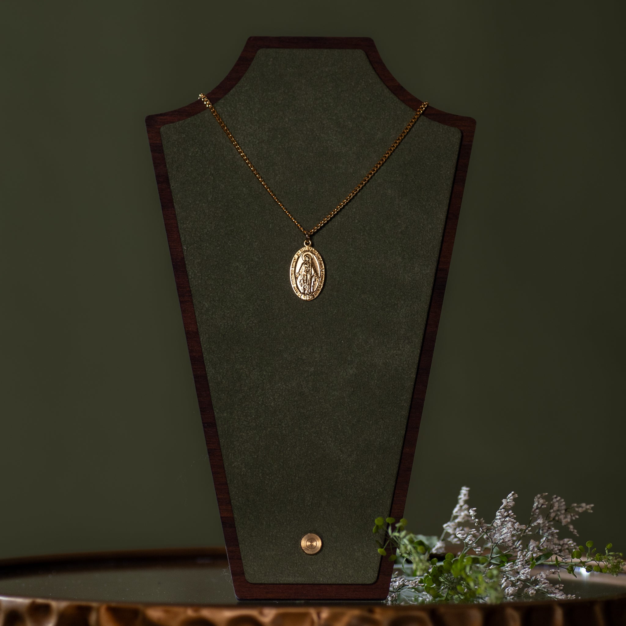 Pendant - MM - 16k Gold over SS - 18" Gold Plated Chain