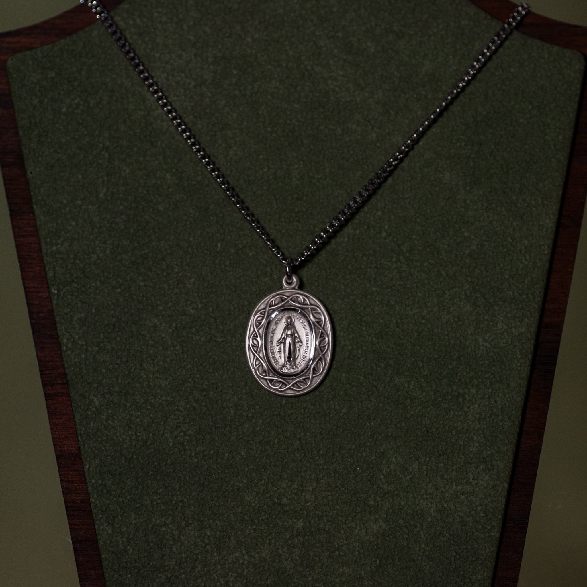 Pendant - MM - SS - 18" Stainles Steel Chain