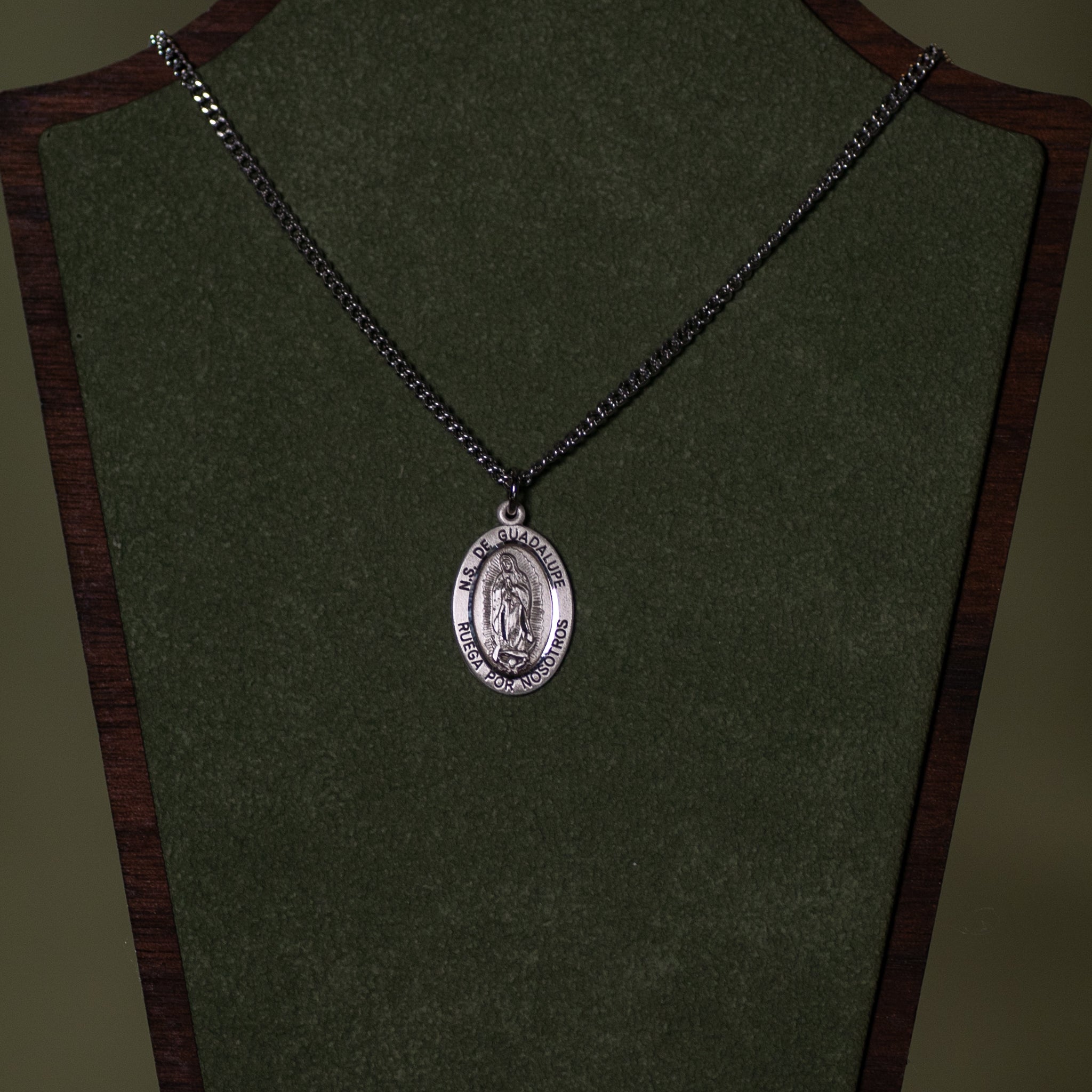 Pendant - OLG - SS - Spanish - 18" Stainless Steel