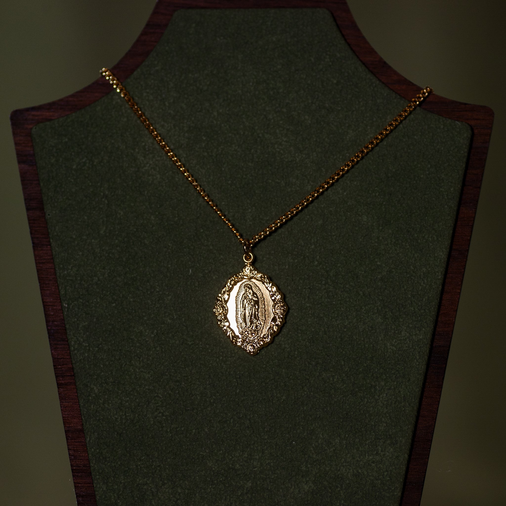 Pendant - OLG with Rose Border