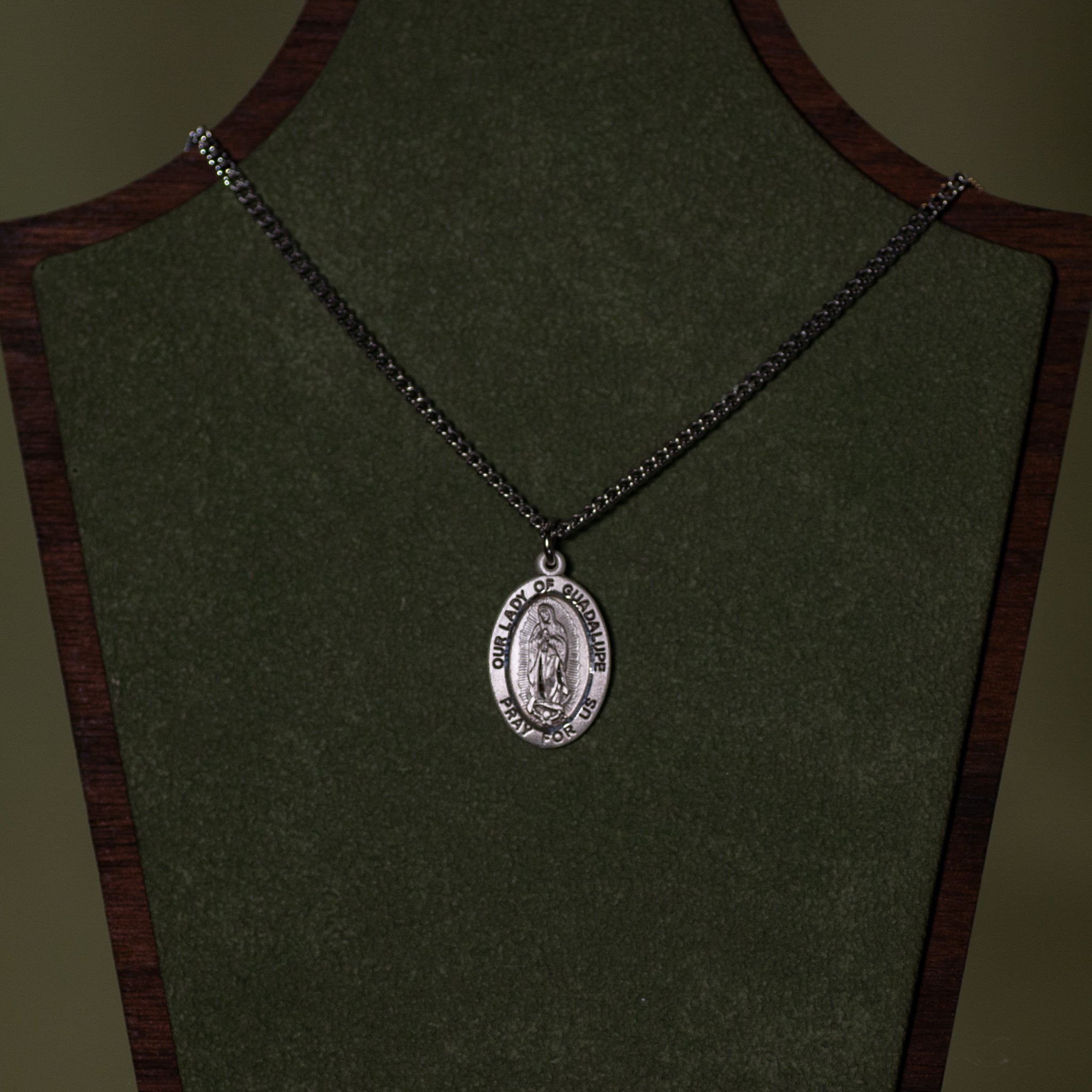 Pendant - OLG - SS - English - 18" Stainless Steel
