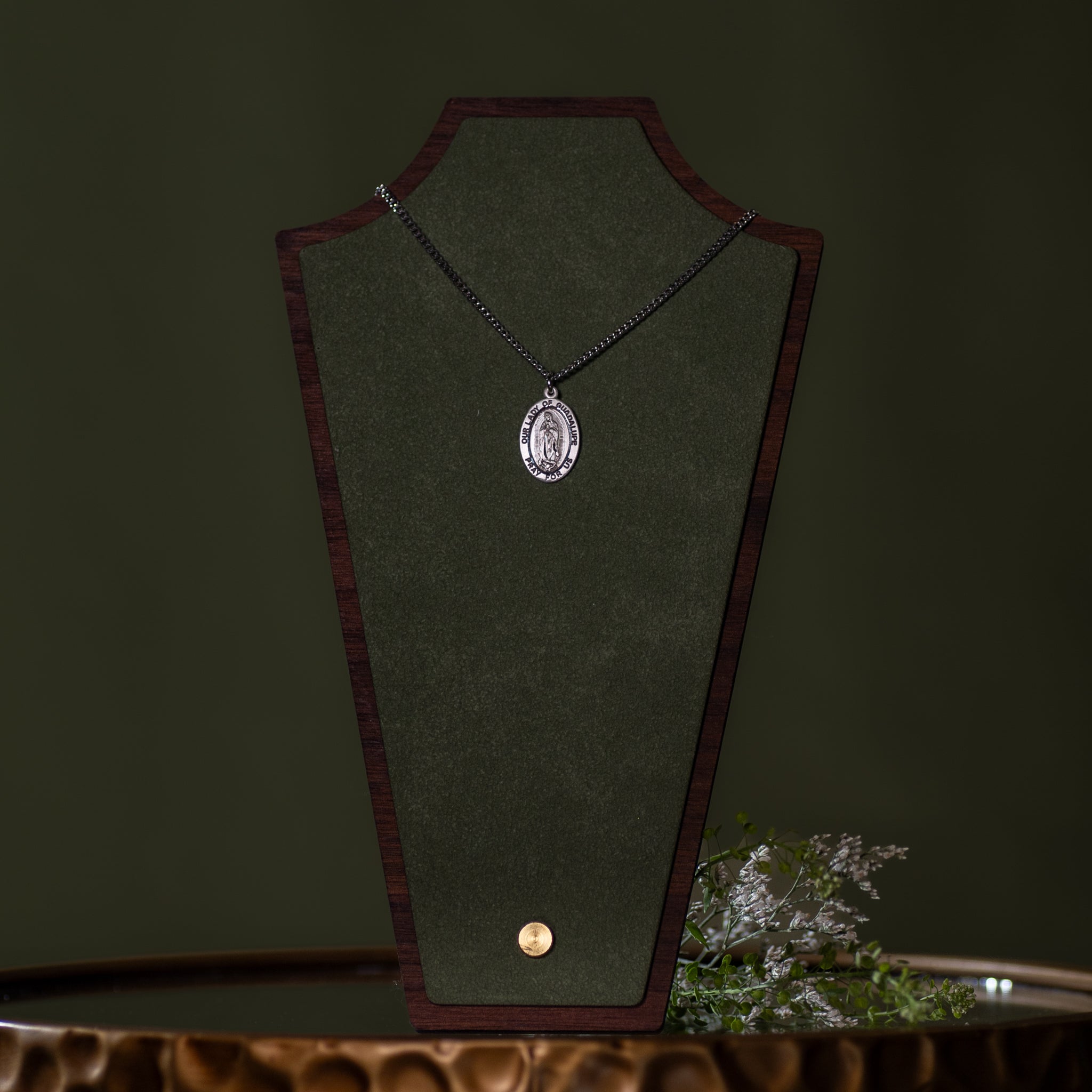Pendant - OLG - SS - English - 18" Stainless Steel