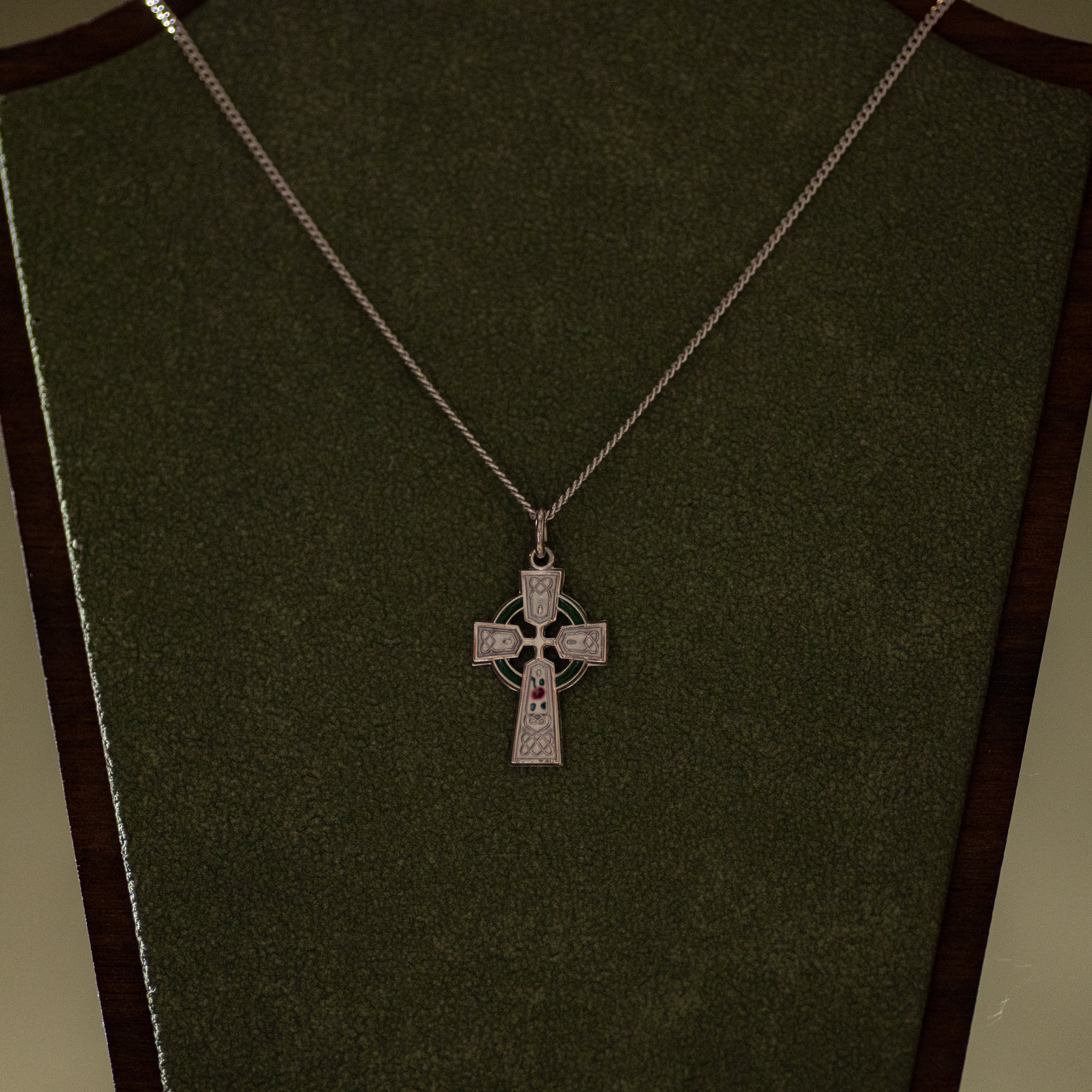 Pendant - Celtic Cross - SS - White Enamel - 18" Stainless Steel Curb Chain