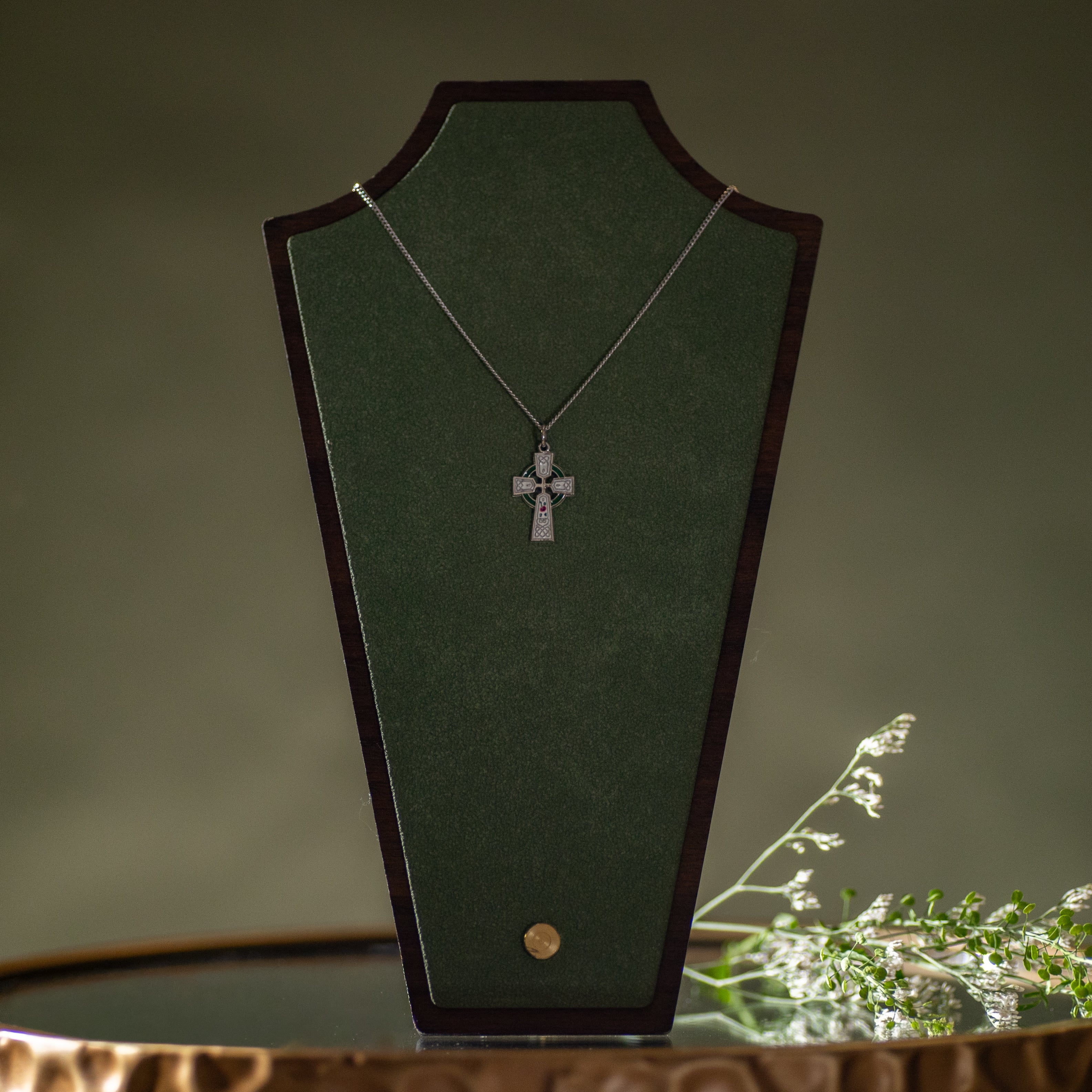 Pendant - Celtic Cross - SS - White Enamel - 18" Stainless Steel Curb Chain