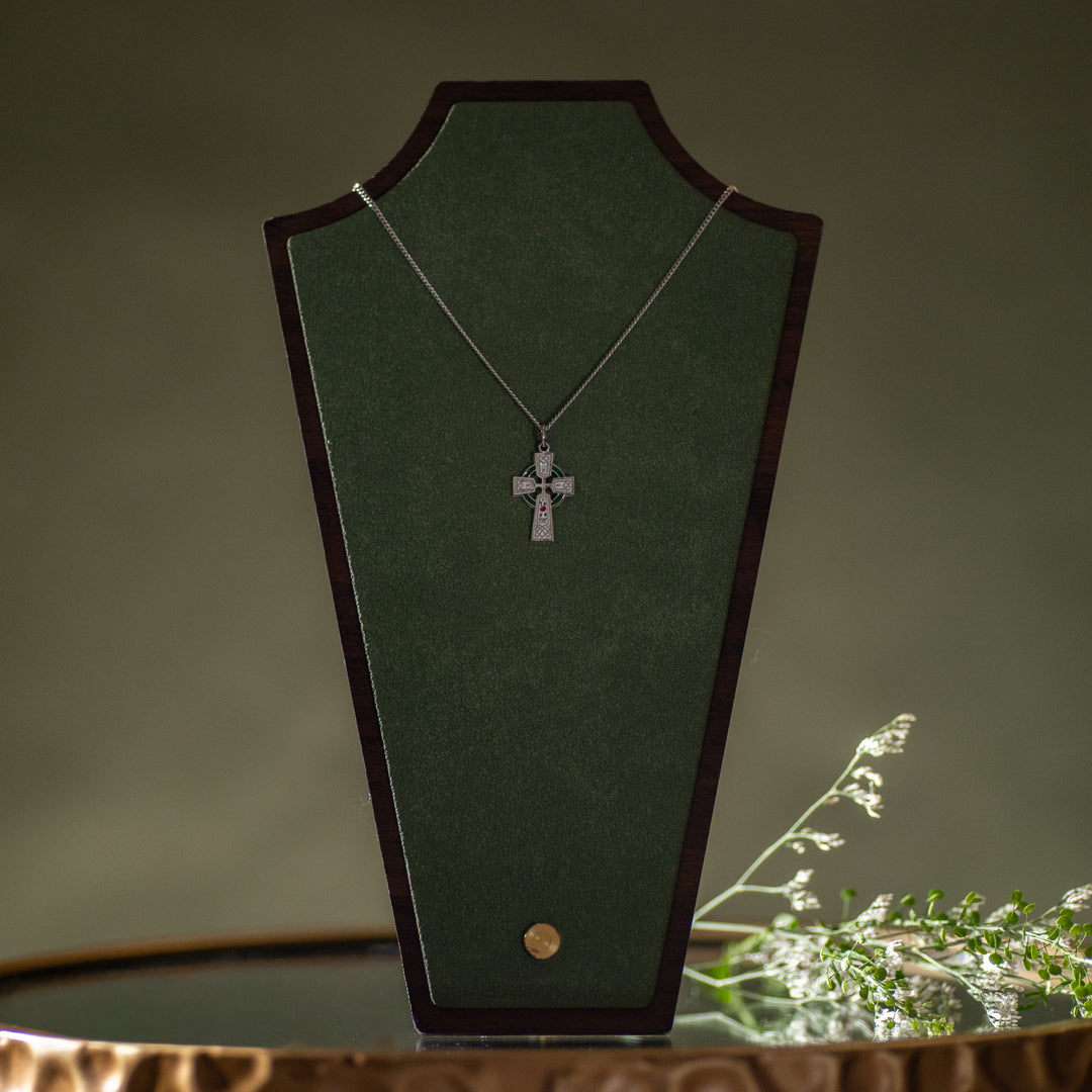 Pendant - Celtic Cross - SS - White Enamel - 18" Stainless Steel Curb Chain