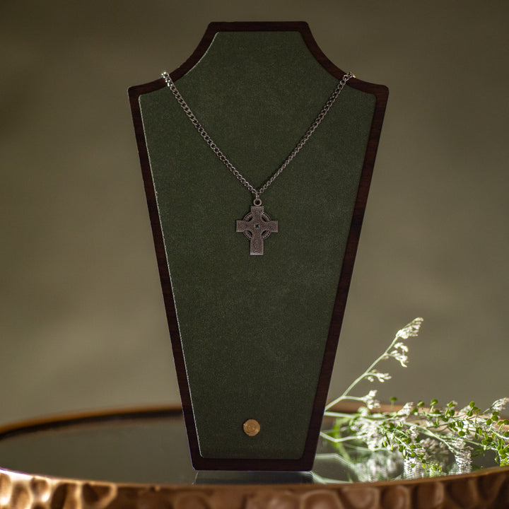 Pendant - Celtic Cross - Iona - Emerald Center - SS - 24" Rhodium Plated Chain