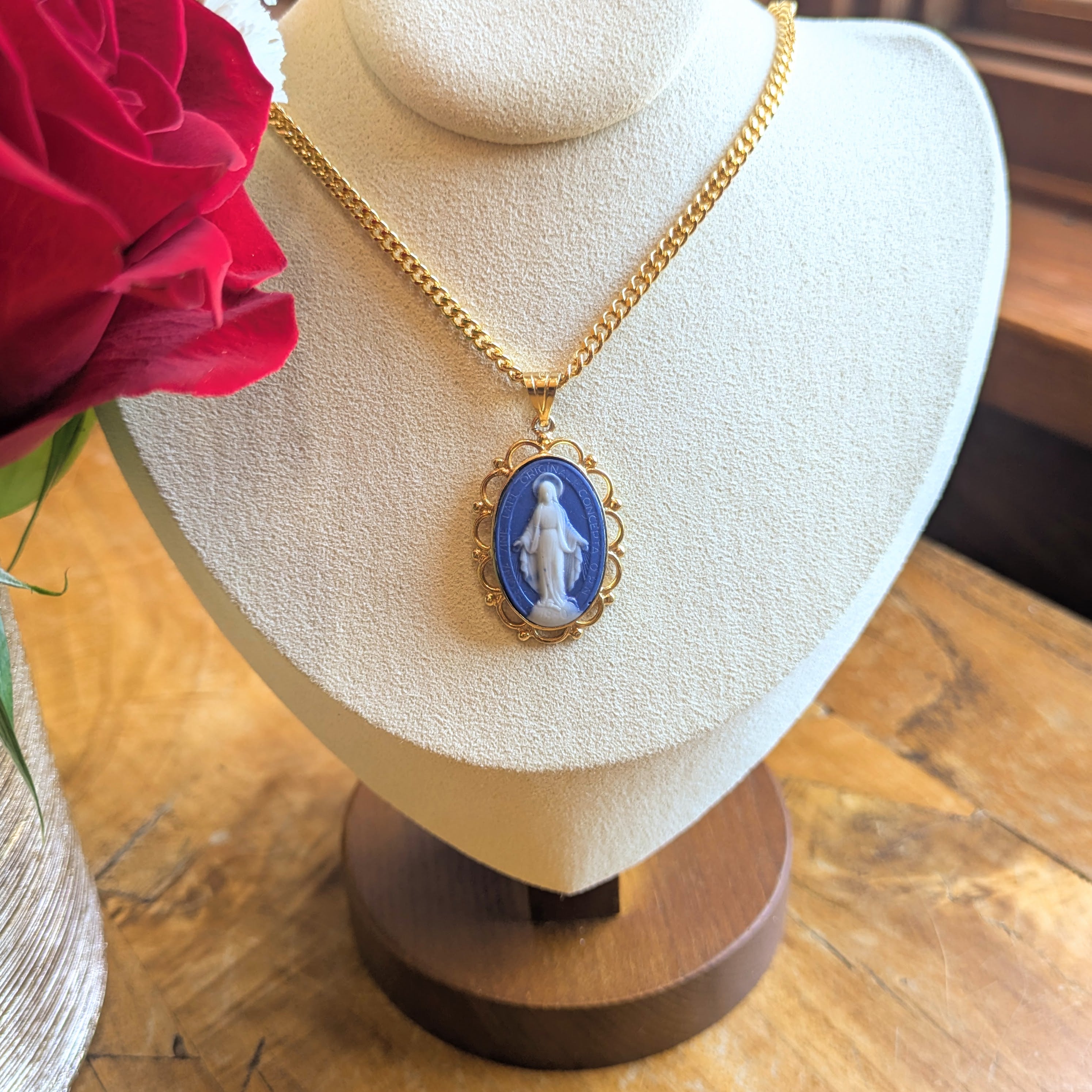 Pendant - Miraculous Cameo