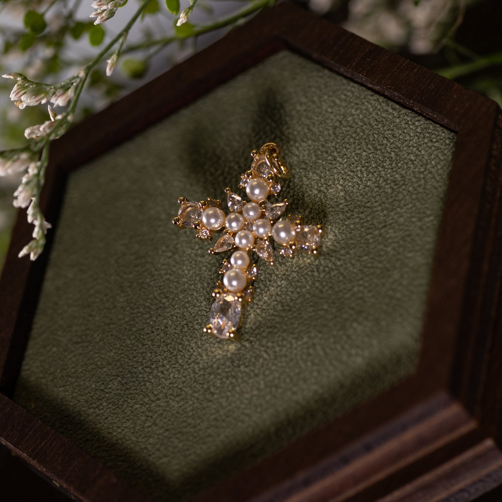 Pendant - Cross - Pearl - Cz - 16K Gold Filled